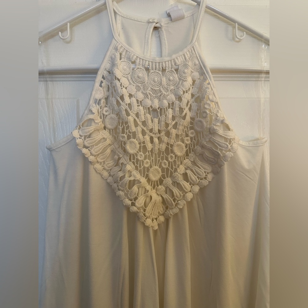 Elegant White Crochet Halter Blouse - Picture 4 of 16